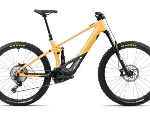 ¿Qué características hacen a la Orbea Wild H30 ideal para rutas mixtas?